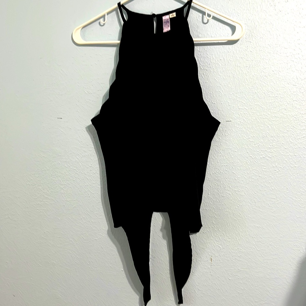 Scalloped Halter Top in Black